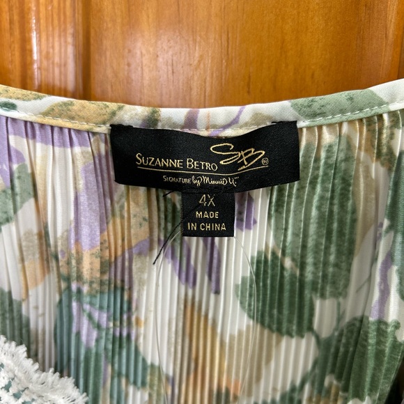 Floral tank, Suzanne Betro NWT - Picture 5 of 6